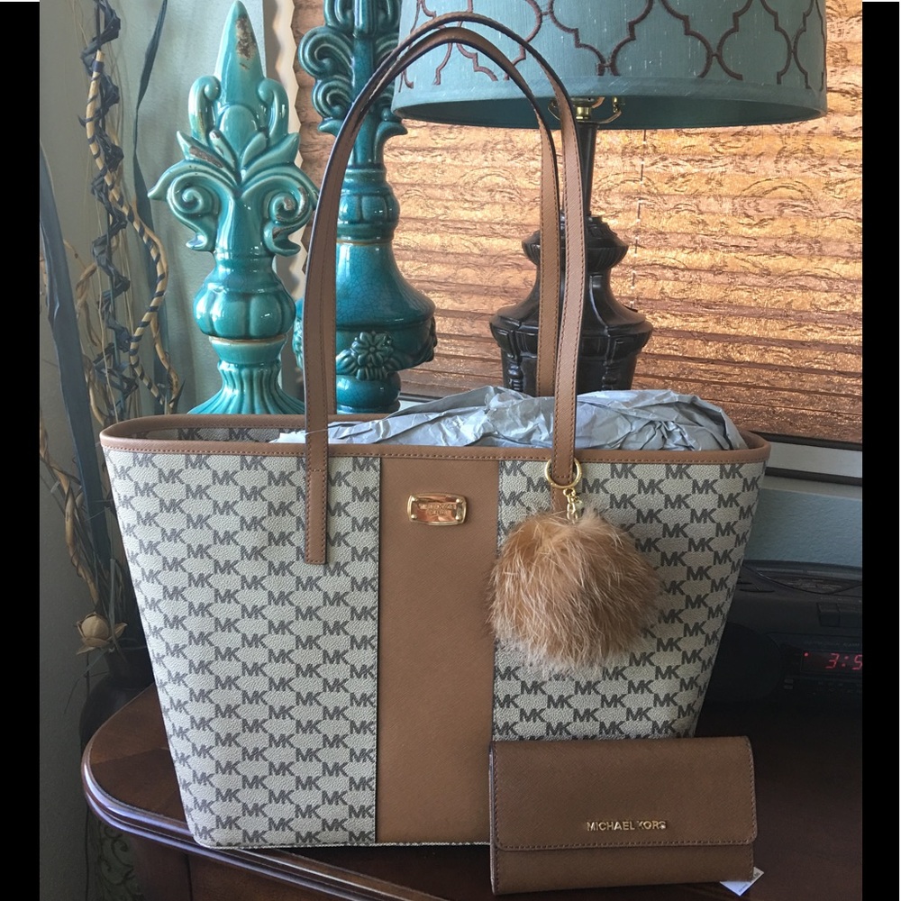 Michael Kors Center Stripe Emery LG Top Zip TOTE
